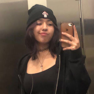 Meet your Posher, Ari